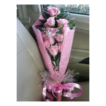 Bunga hand bouquet mawar pink di solo
